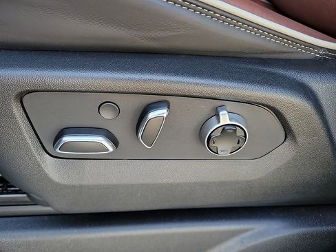 Used 2024 GMC Yukon Denali Ultimate image 11