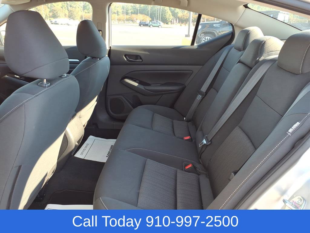 Used 2023 Nissan Altima 2.5 SV FWD image 11