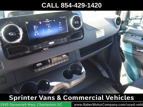 Used 2025 Mercedes-Benz Sprinter 2500 image 3