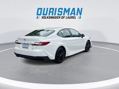 Used 2025 Toyota Camry SE w/ Multimedia Upgrade Package FWD image 8