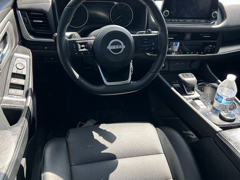 Used 2024 Nissan Rogue SV w/ SV Premium Package image 5