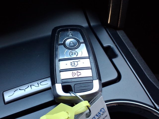 Used 2019 Ford Explorer XLT w/ Equipment Group 202A AWD/4WD image 30