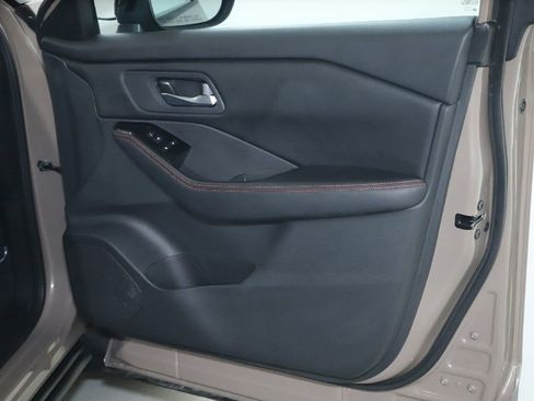 Certified 2025 Nissan Rogue SV image 32