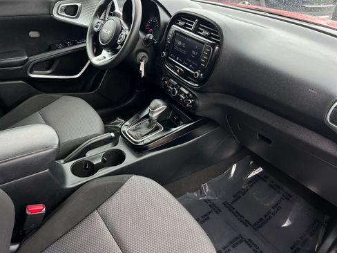 Used 2022 Kia Soul LX w/ Technology Package FWD image 17