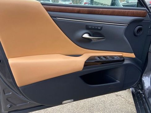 Certified 2023 Lexus ES 350 w/ Premium Package image 25