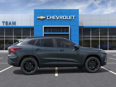 New 2026 Chevrolet Trax LT w/ Driver Confidence Package FWD image 5