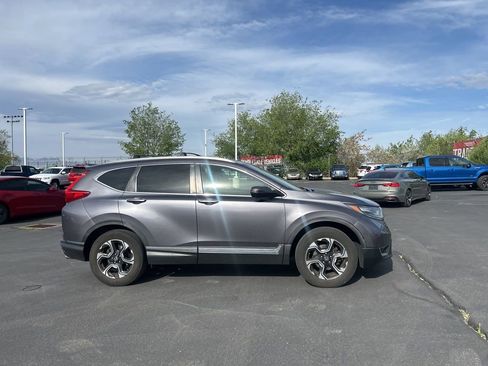 Used 2018 Honda CR-V Touring image 3