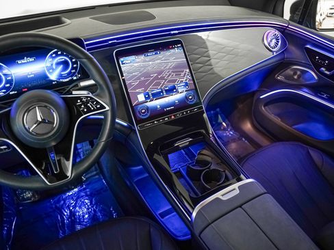 Certified 2023 Mercedes-Benz EQS 450+ SUV w/ Exclusive Trim Package image 17