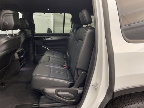 New 2025 Jeep Wagoneer Series II w/ Convenience Group I image 20