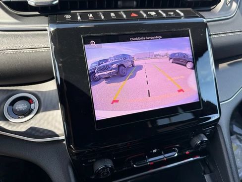 New 2026 Jeep Grand Cherokee Laredo AWD/4WD image 18