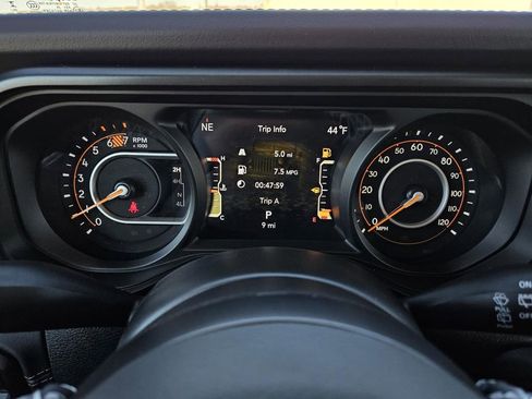 New 2025 Jeep Wrangler Unlimited Rubicon image 9