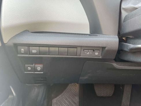 Certified 2025 Toyota Sienna XLE FWD image 23