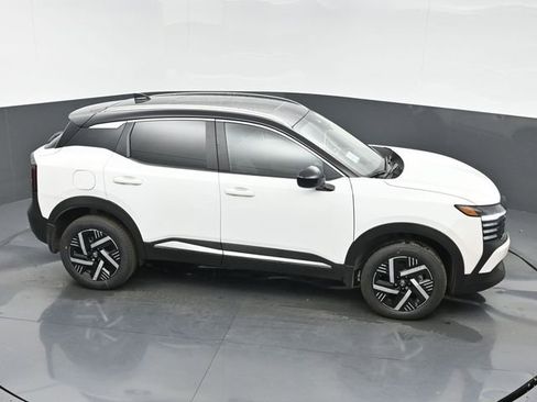 New 2026 Nissan Kicks SV w/ SV Premium Package FWD image 32