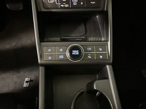 Used 2024 Hyundai Kona Limited FWD image 22