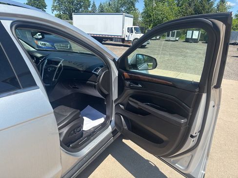 Used 2012 Cadillac SRX Luxury FWD image 17