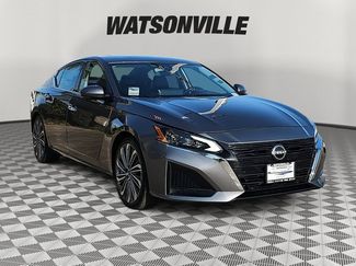 Used 2023 Nissan Altima 2.5 SL image 1