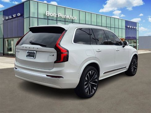 Used 2025 Volvo XC90 B6 Plus image 31
