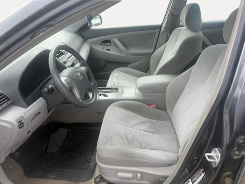 Used 2010 Toyota Camry LE FWD image 2