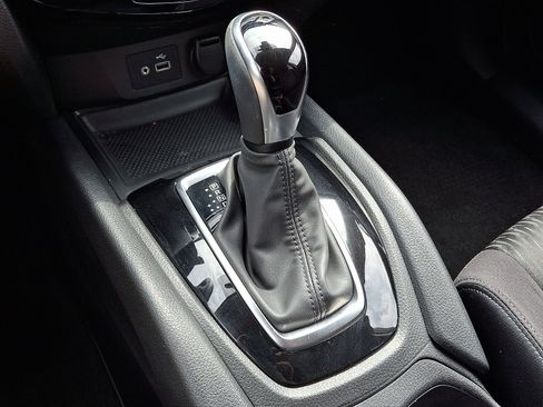 Certified 2020 Nissan Rogue SV AWD/4WD image 13