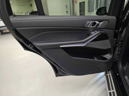 Used 2025 BMW X7 xDrive40i AWD/4WD image 13