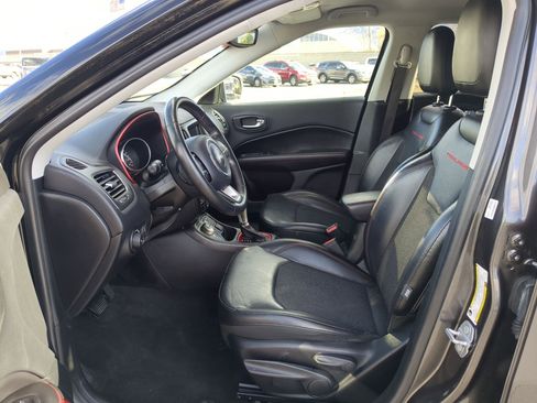 Used 2018 Jeep Compass Trailhawk image 16