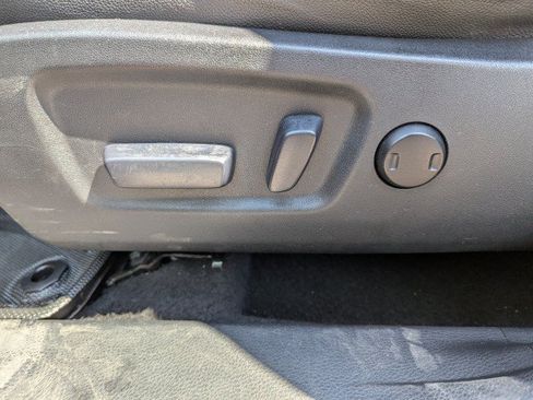 Used 2014 Toyota Highlander Plus AWD/4WD image 12