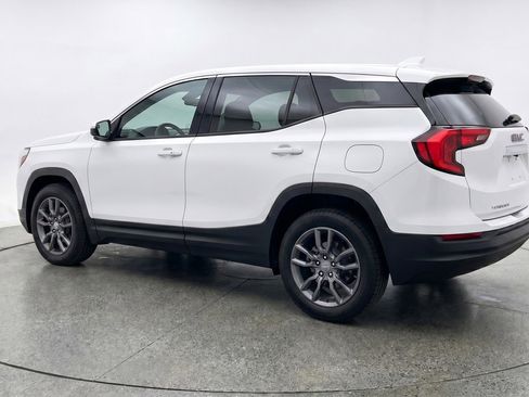 Used 2024 GMC Terrain SLT image 6