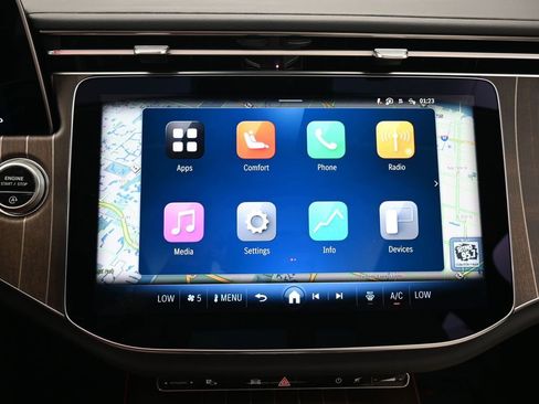 Used 2025 Mercedes-Benz E 350 4MATIC Sedan image 26