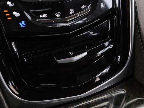 Used 2020 Cadillac Escalade ESV Platinum RWD image 21