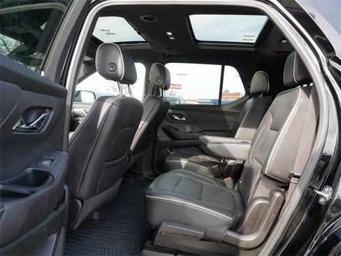 Used 2022 Chevrolet Traverse Premier w/ Redline Edition image 18