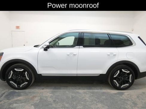 Used 2024 Kia Telluride EX w/ EX Captain's Chair Package image 4