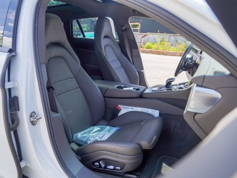Used 2019 Porsche Panamera 4 AWD/4WD image 43