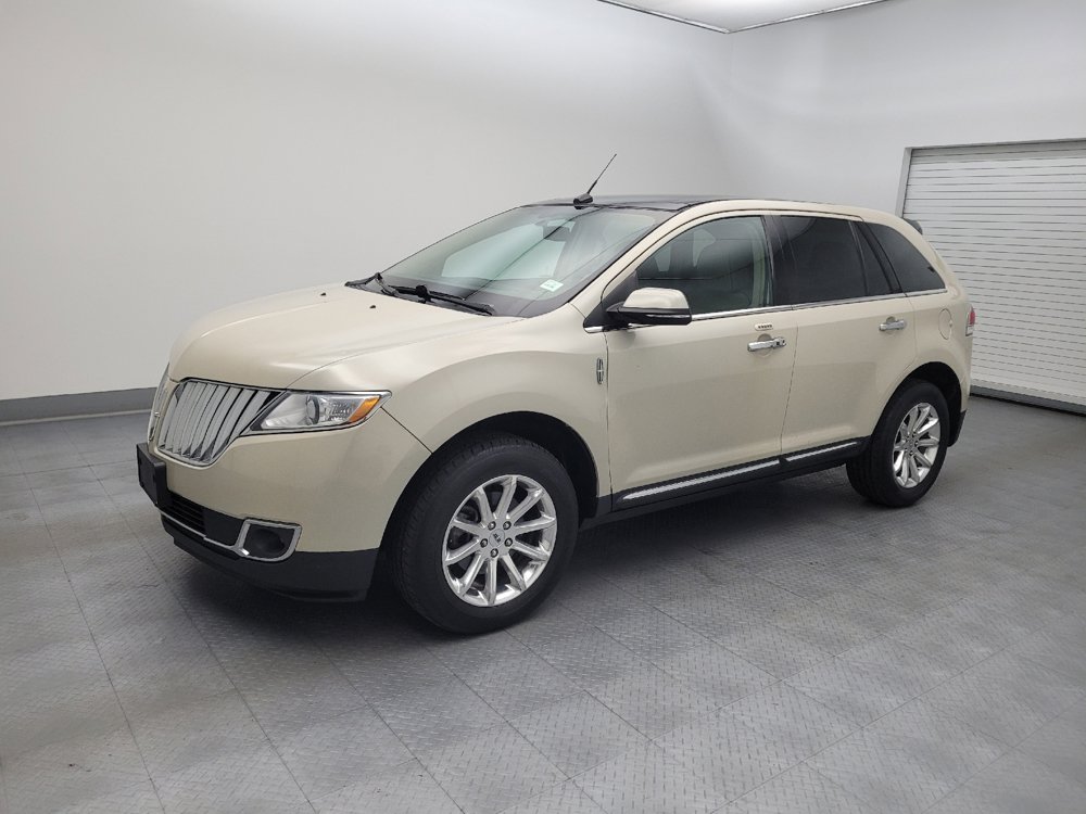 Used 2014 Lincoln MKX AWD w/ Equipment Group 102A image 2