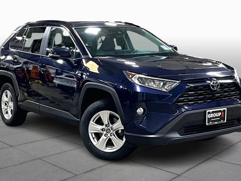 Used 2020 Toyota RAV4 XLE w/ Convenience Package image 3