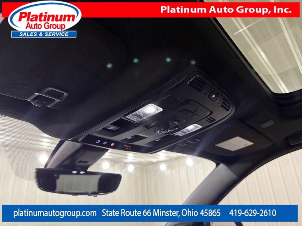 Used 2021 GMC Yukon Denali w/ Denali Premium Package AWD/4WD image 22