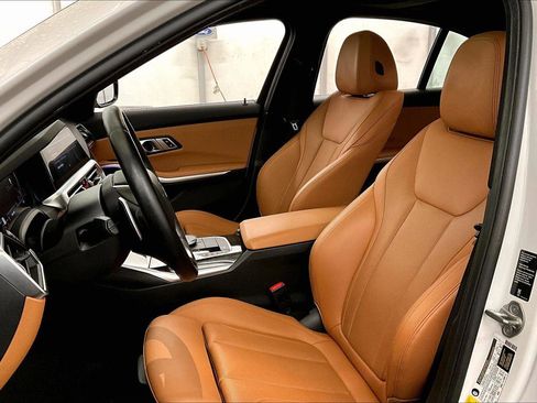 Used 2022 BMW 330i xDrive Sedan w/ Driving Assistance Package image 24