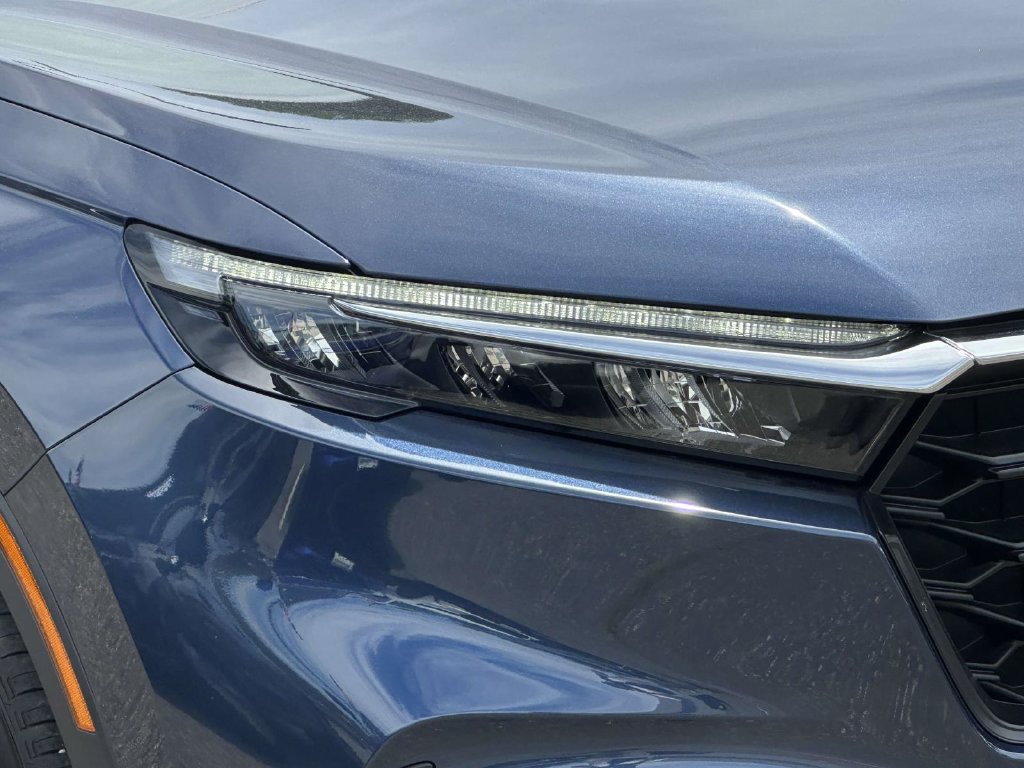 Used 2025 Honda CR-V LX image 7