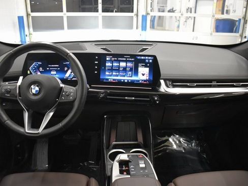 Used 2025 BMW X1 xDrive28i image 5