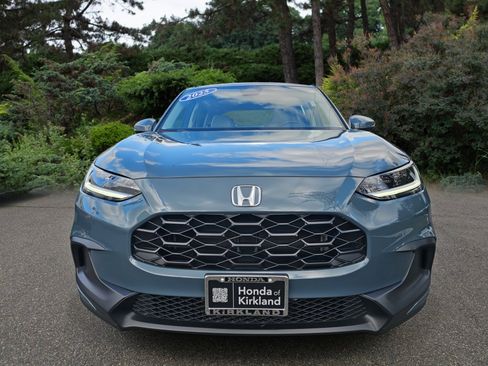 Certified 2025 Honda HR-V LX image 2