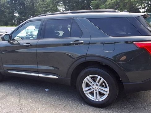 Certified 2022 Ford Explorer XLT w/ Equipment Group 202A AWD/4WD image 3
