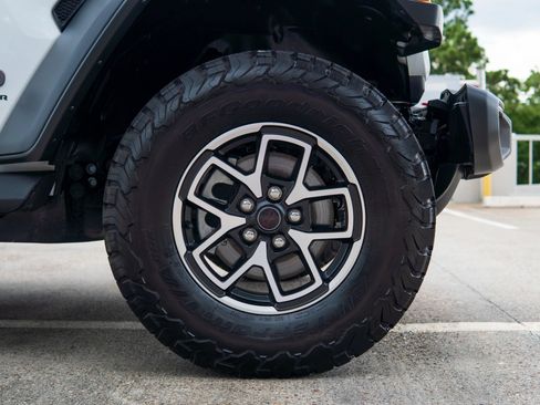 Used 2026 Jeep Wrangler Rubicon w/ Safety Group AWD/4WD image 15