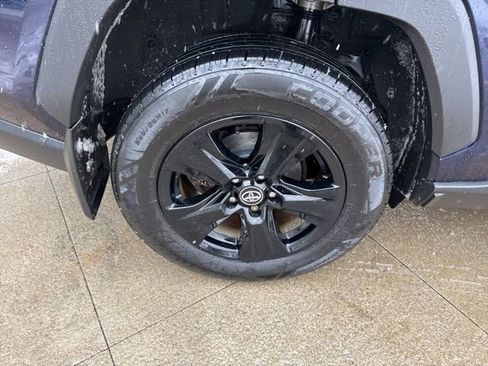 Used 2021 Toyota RAV4 XLE w/ Convenience Package image 9