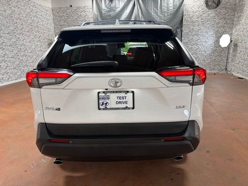 Used 2023 Toyota RAV4 XLE w/ Convenience Package FWD image 5
