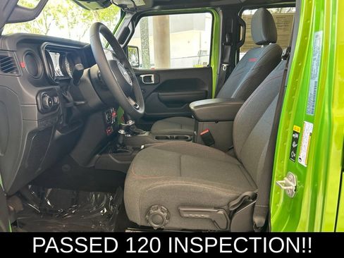 Used 2026 Jeep Wrangler Unlimited Rubicon AWD/4WD image 7
