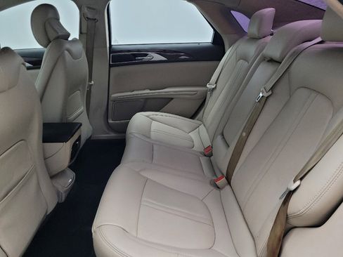 Used 2016 Lincoln MKZ image 18
