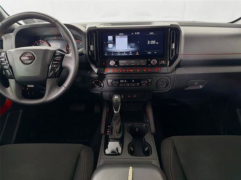 Used 2025 Nissan Frontier PRO-4X AWD/4WD image 21