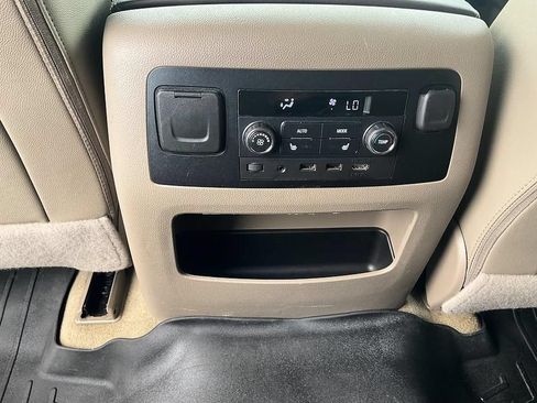 Used 2017 Chevrolet Suburban Premier AWD/4WD image 34