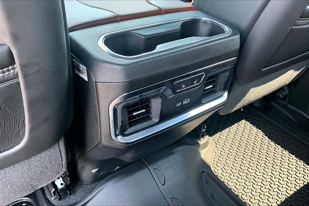 Used 2025 GMC Sierra 3500 Denali Ultimate AWD/4WD image 34