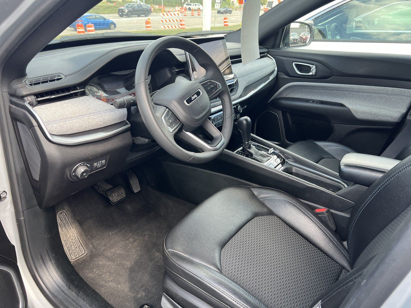 Used 2024 Jeep Compass Latitude AWD/4WD image 9