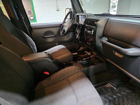 Used 2005 Jeep Wrangler Sport w/ 30" Tire & Wheel Group image 22